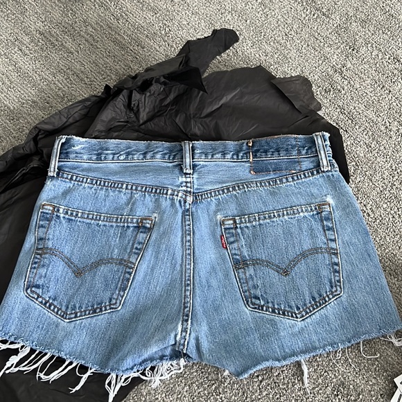 LEVIS 501 VINTAGE SHORTS -SIZE 29 - Picture 3 of 3